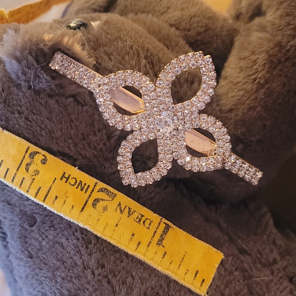 Rhinestone embellished hair clip